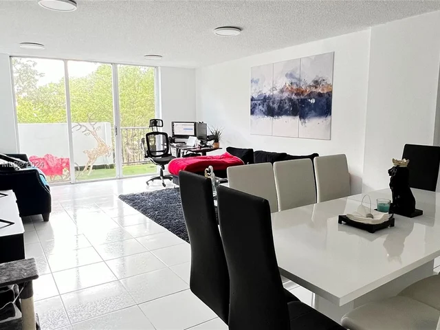 2780 NE 183rd St # 303, Aventura FL 33160