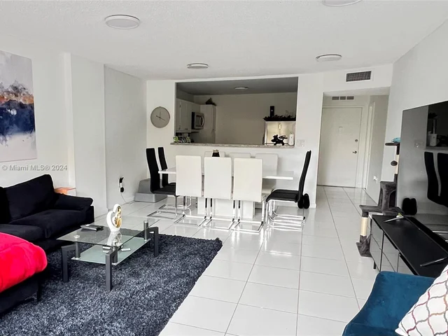 2780 NE 183rd St # 303, Aventura FL 33160