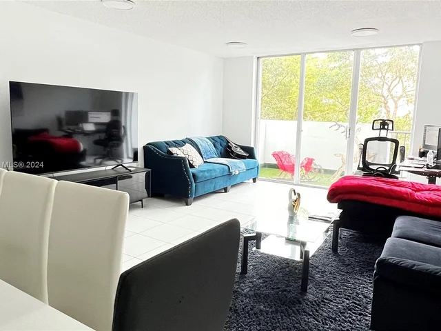 2780 NE 183rd St # 303, Aventura FL 33160