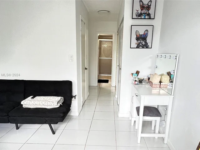 2780 NE 183rd St # 303, Aventura FL 33160