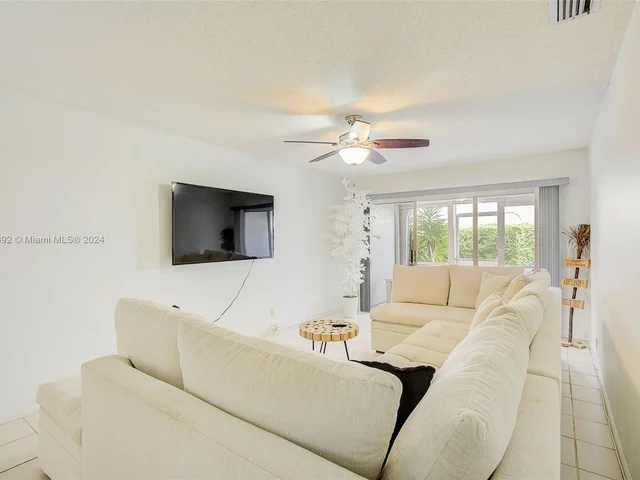 6663 Via Regina # 6663, Boca Raton FL 33433