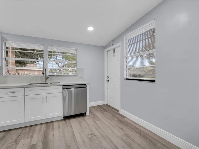 145 SW 13th Ave, Delray Beach FL 33444