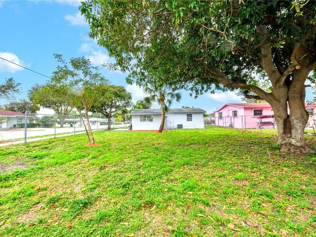 145 SW 13th Ave, Delray Beach FL 33444