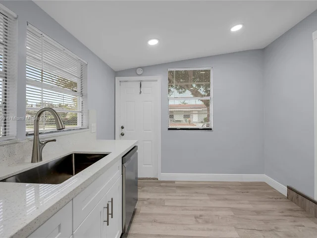 145 SW 13th Ave, Delray Beach FL 33444