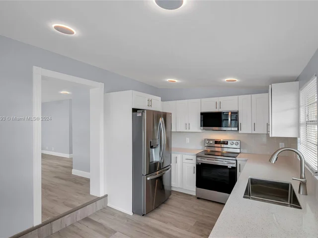 145 SW 13th Ave, Delray Beach FL 33444