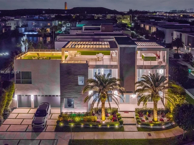 10593 NW 67th Ter # 10593, Doral FL 33178