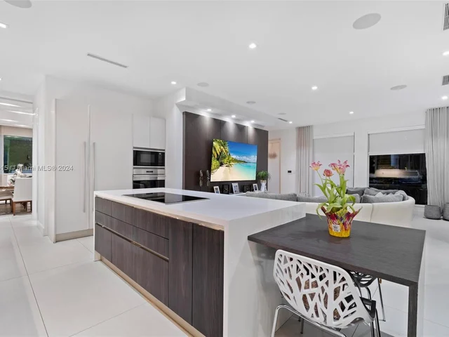 10593 NW 67th Ter # 10593, Doral FL 33178