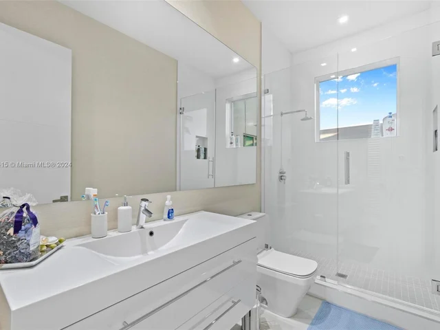 10593 NW 67th Ter # 10593, Doral FL 33178