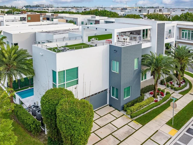 10593 NW 67th Ter # 10593, Doral FL 33178