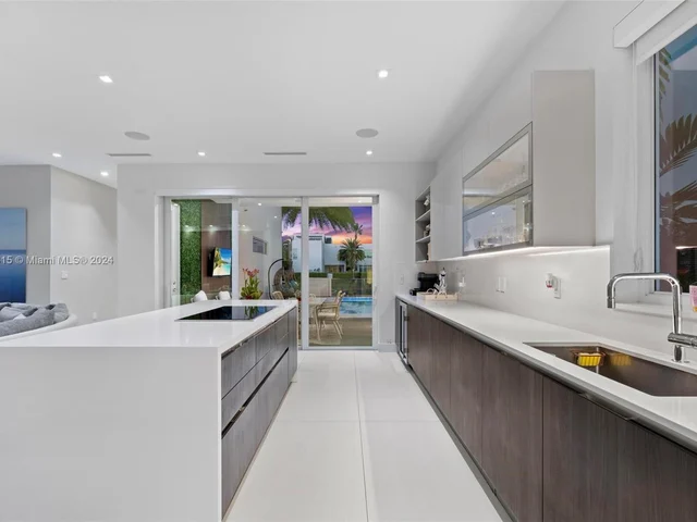 10593 NW 67th Ter # 10593, Doral FL 33178