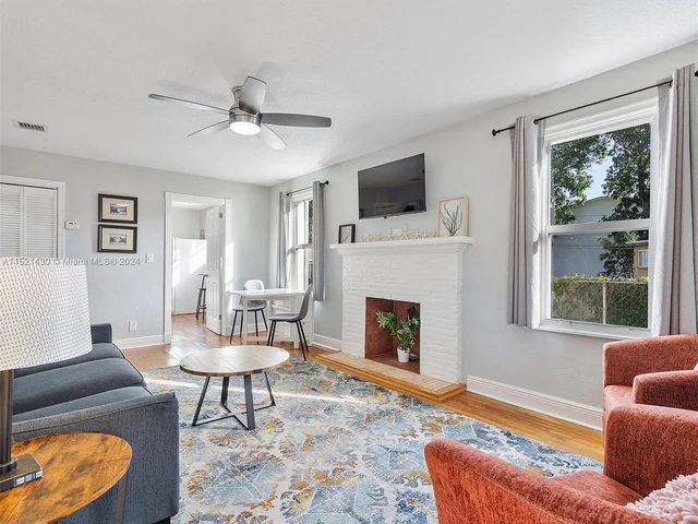 931 N 16th Ct, Hollywood FL 33020