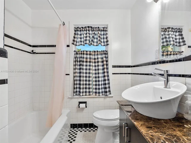 931 N 16th Ct, Hollywood FL 33020