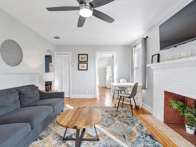 931 N 16th Ct, Hollywood FL 33020