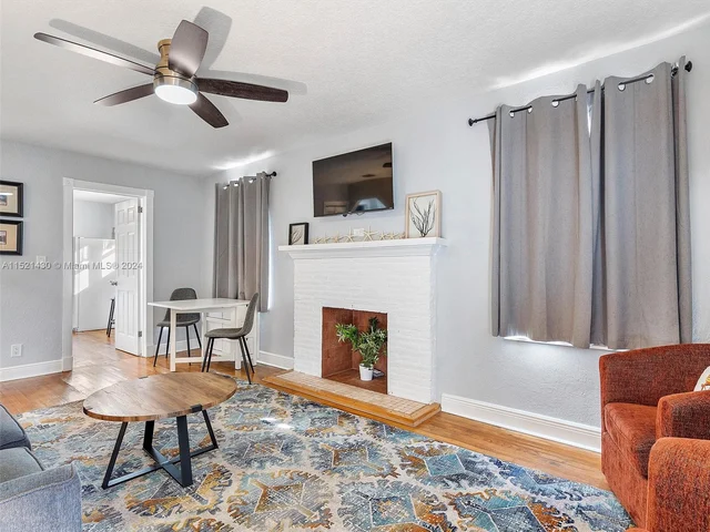 931 N 16th Ct, Hollywood FL 33020