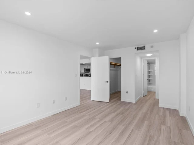 1470 NE 123 # A1413, North Miami Beach FL 33161