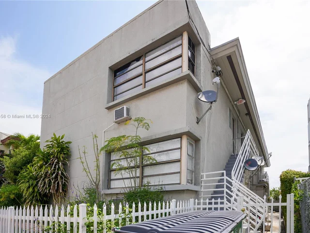 8321 Crespi Blvd # 7, Miami Beach FL 33141