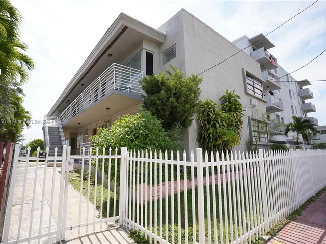 8321 Crespi Blvd # 7, Miami Beach FL 33141