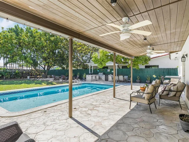 9640 SW 17th St, Miami FL 33165