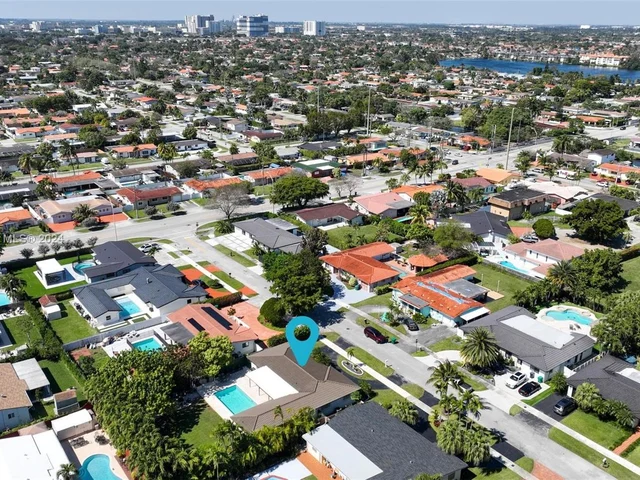 9640 SW 17th St, Miami FL 33165