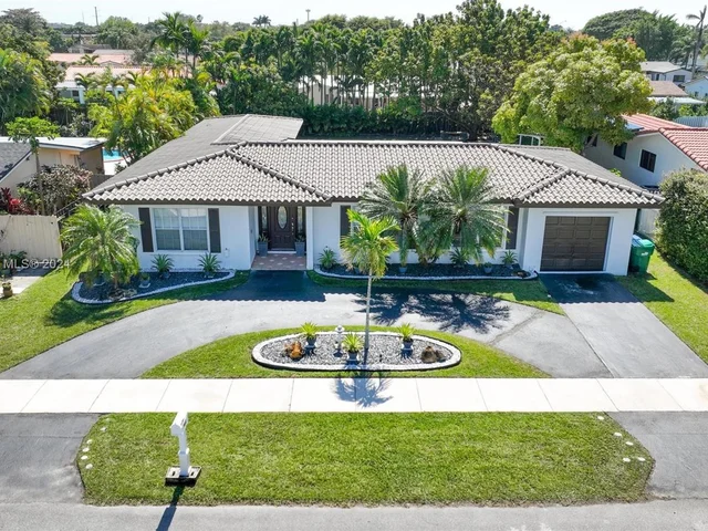 9640 SW 17th St, Miami FL 33165