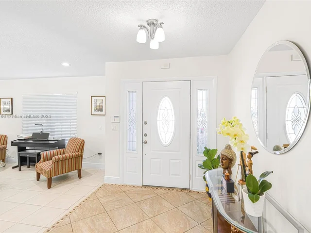 9640 SW 17th St, Miami FL 33165