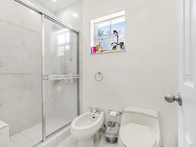 9640 SW 17th St, Miami FL 33165