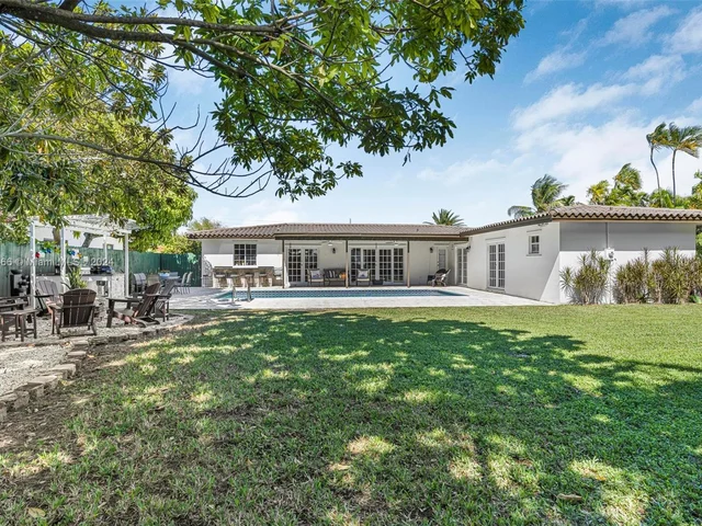 9640 SW 17th St, Miami FL 33165