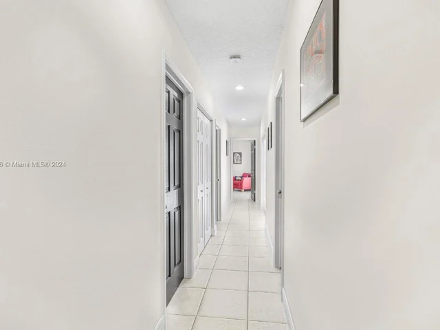 9640 SW 17th St, Miami FL 33165