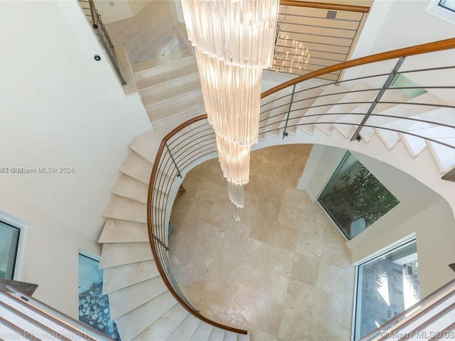 688 Ocean Blvd, Golden Beach FL 33160