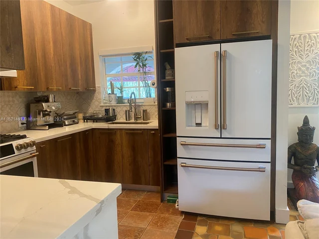 817 Espanola Way, Miami Beach FL 33139