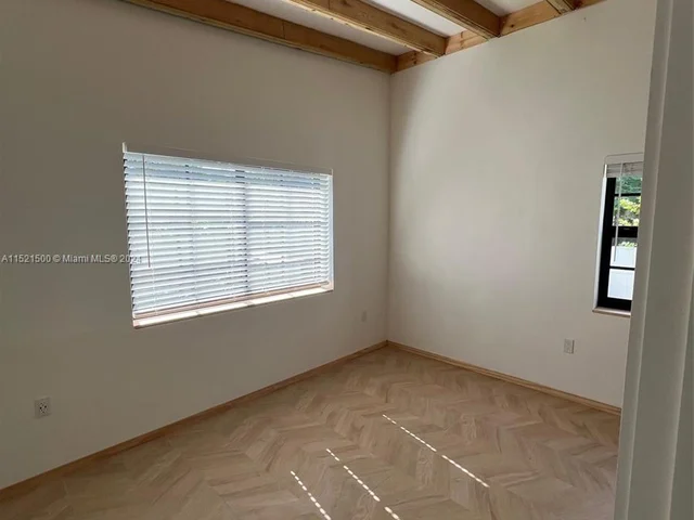 920 NW 50th St, Miami FL 33127