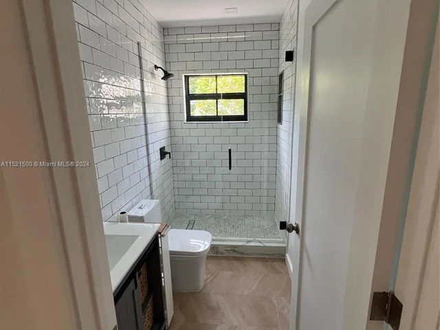 920 NW 50th St, Miami FL 33127