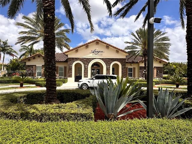 8860 W 35th Way, Hialeah FL 33018