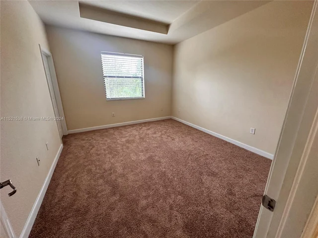 8860 W 35th Way, Hialeah FL 33018