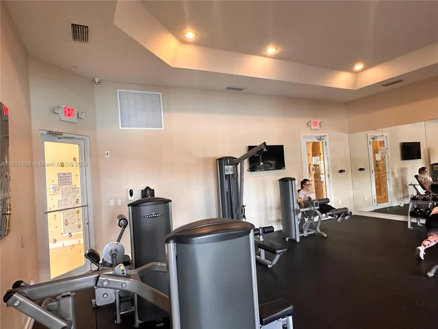 8860 W 35th Way, Hialeah FL 33018