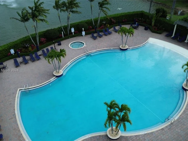 8860 W 35th Way, Hialeah FL 33018