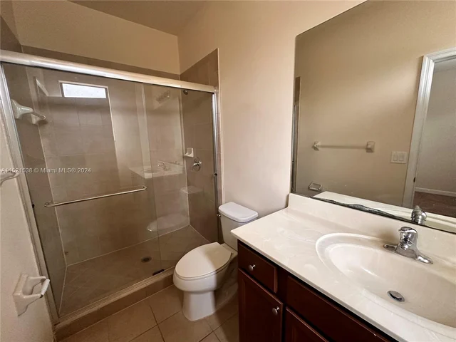 8860 W 35th Way, Hialeah FL 33018