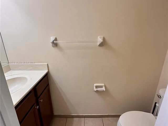 8860 W 35th Way, Hialeah FL 33018