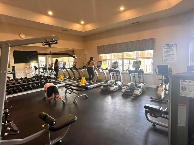 8860 W 35th Way, Hialeah FL 33018