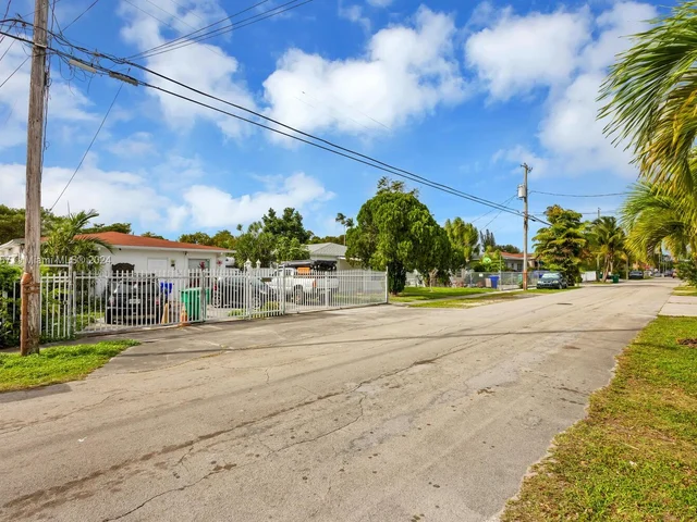 310 SW 31st Ct, Miami FL 33135