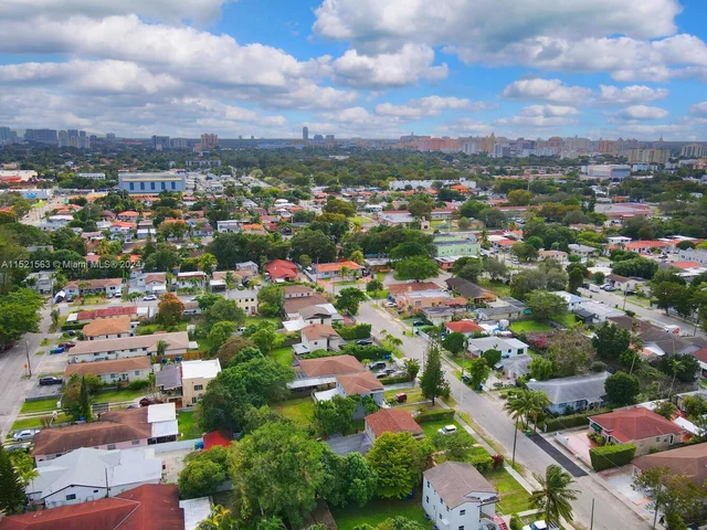 316 SW 31st Ct, Miami FL 33135