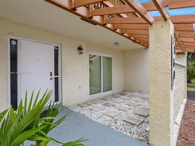 11601 NW 29th Ct # 2E, Coral Springs FL 33065