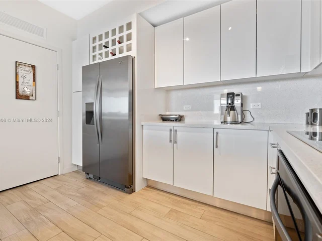 999 SW 1st Ave # 2504, Miami FL 33130