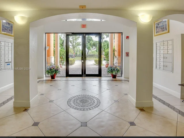 9340 Fontainebleau Blvd # W201, Miami FL 33172