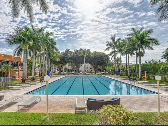 9340 Fontainebleau Blvd # W201, Miami FL 33172