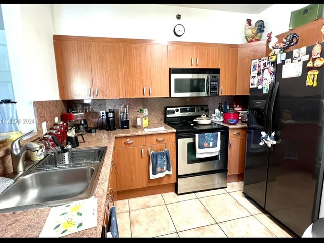 9340 Fontainebleau Blvd # W201, Miami FL 33172