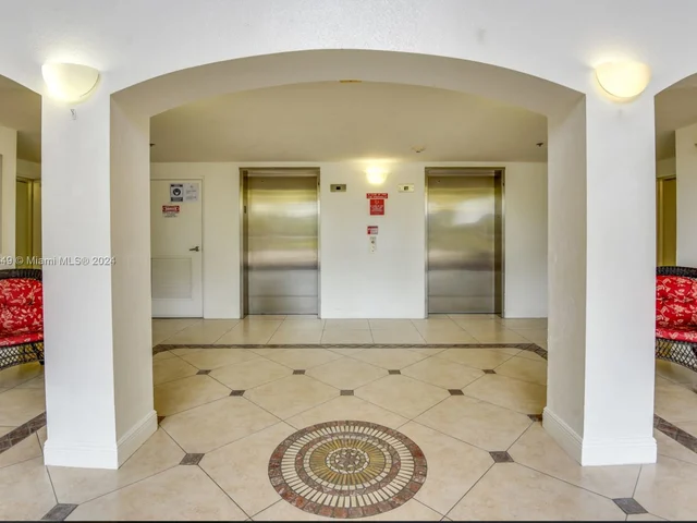 9340 Fontainebleau Blvd # W201, Miami FL 33172