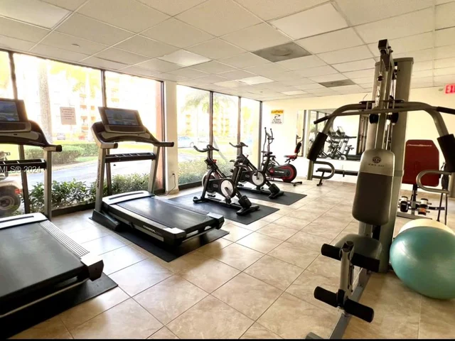 9340 Fontainebleau Blvd # W201, Miami FL 33172