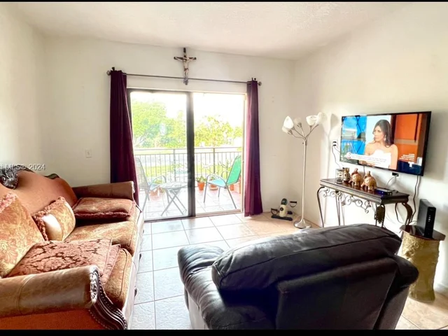 9340 Fontainebleau Blvd # W201, Miami FL 33172