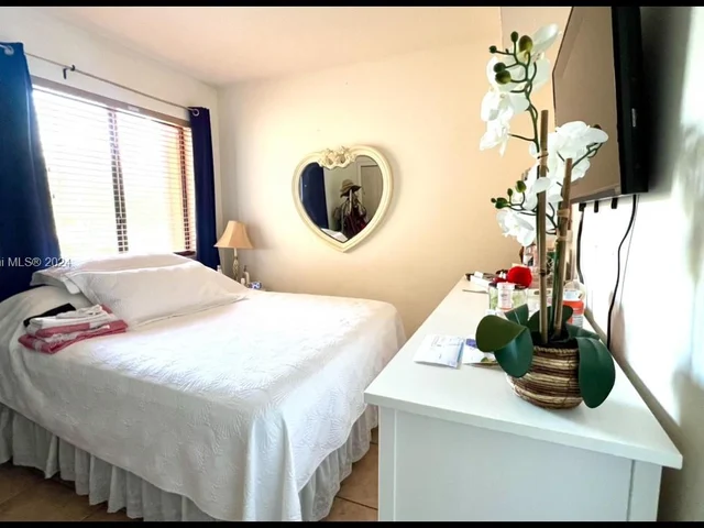 9340 Fontainebleau Blvd # W201, Miami FL 33172